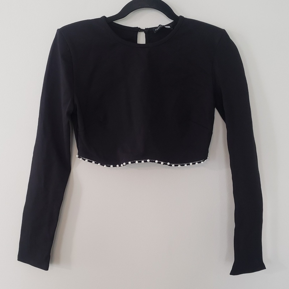 Fashion Nova Y2K Cropped‎ Top MEDIUM Concert Goth Going Out Pearl Trim Stretch